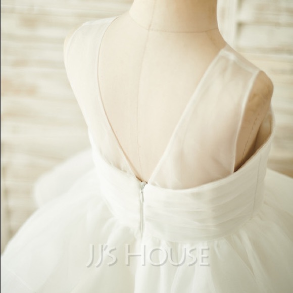 Princess Knee-length Flower Girl Dress Scoop Neck With V Back in size 2 - Picture 4 of 9